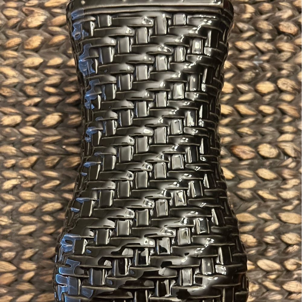 Like new woven reflections small vase, ebony. W/BOX